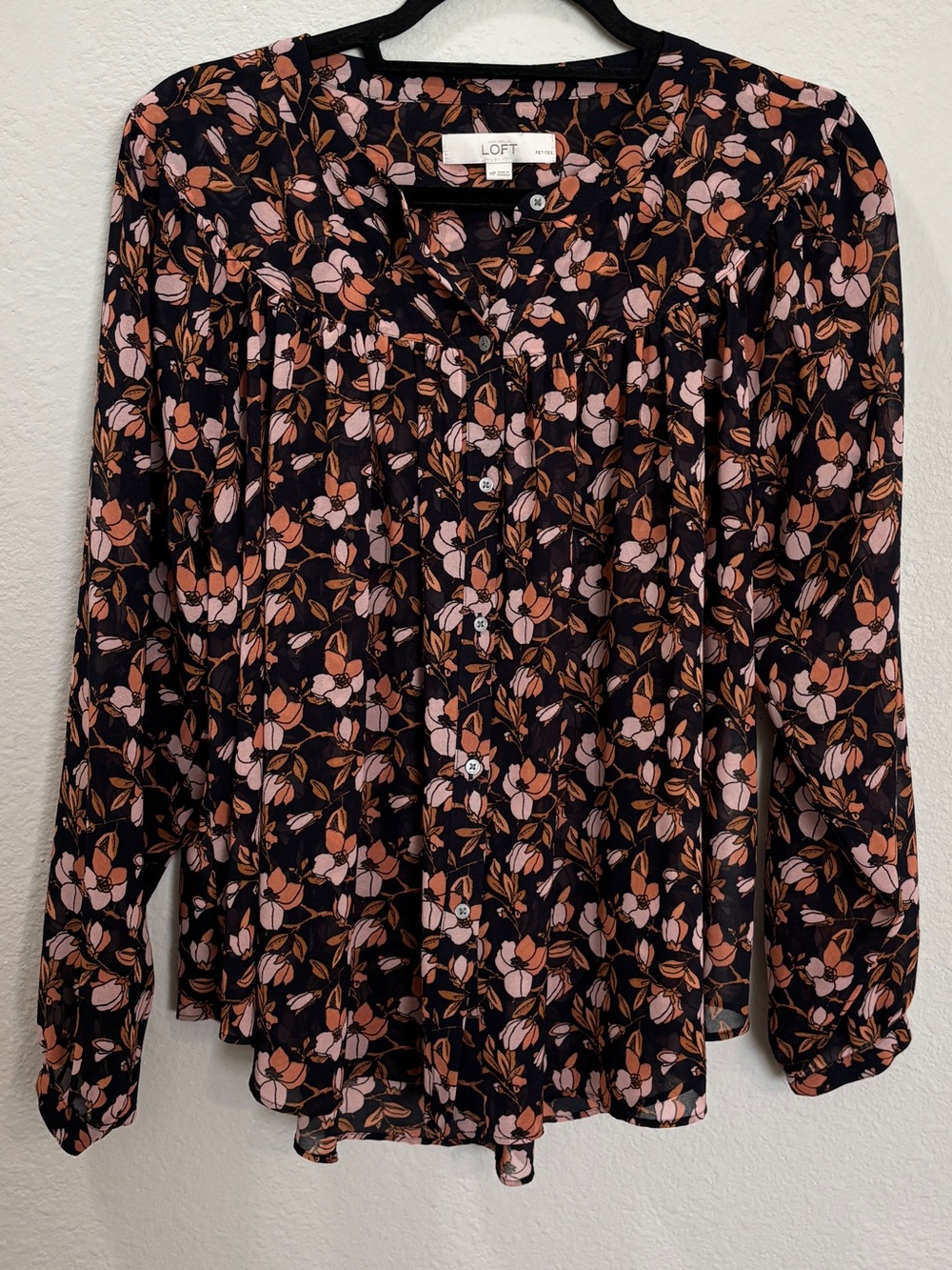 LOFT Navy Pink Floral Long Sleeve Button Up Blouse Size Medium Petite - Picture 1 of 5